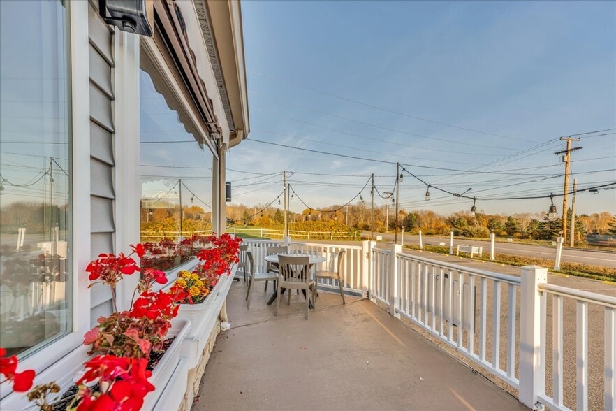 More Photos Of 357 W Main St, Searsport Freestanding For Sale