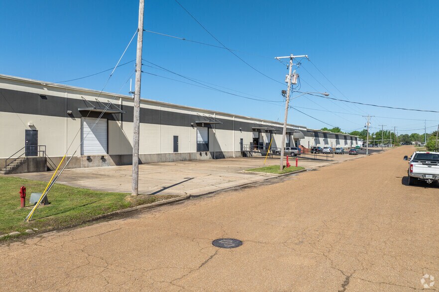 More Photos Of 390 Commerce Park Dr, Jackson Warehouse For Sale