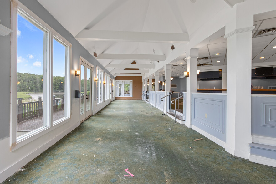 More Photos Of 1335 US ROUTE 1, Yarmouth Restaurant For Sale