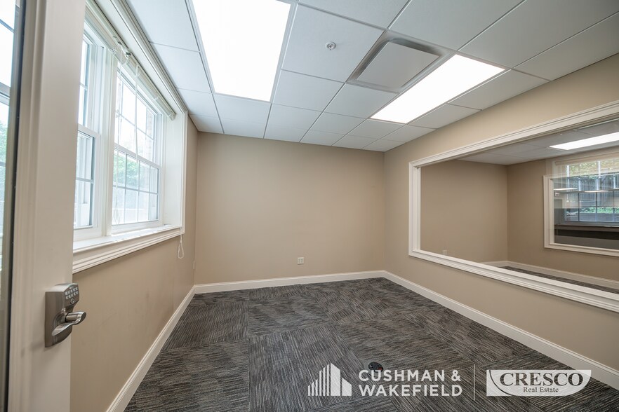 More Photos Of 4420 Sherwin Rd, Willoughby Office For Lease