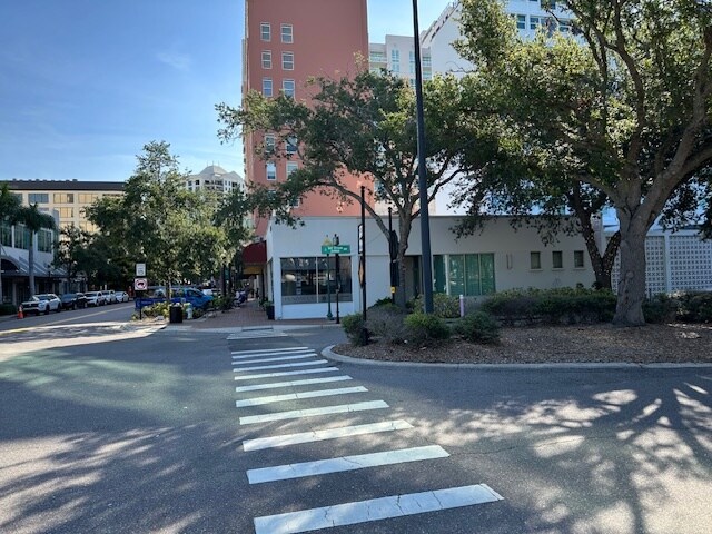 More Photos Of 1300 Main St, Sarasota Storefront Retail Office For Lease