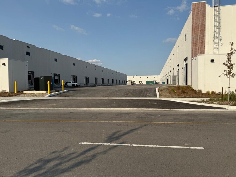 More Photos Of 20 Tasker Rd, Brampton Warehouse For Sale