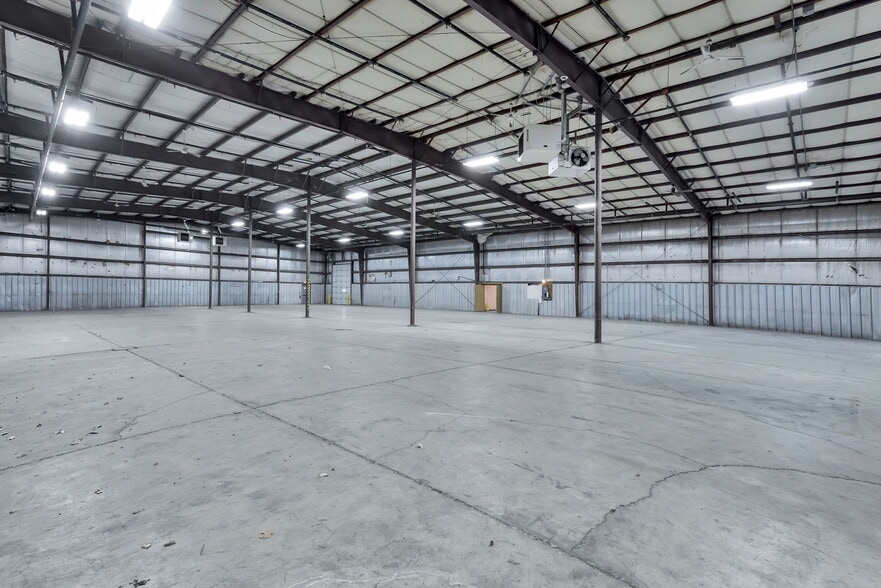 More Photos Of 2455 Harrisburg Pike, Grove City Warehouse For Sale