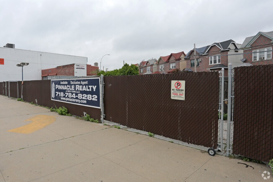 More Photos Of 7959 Cooper Ave, Glendale Auto Repair For Sale