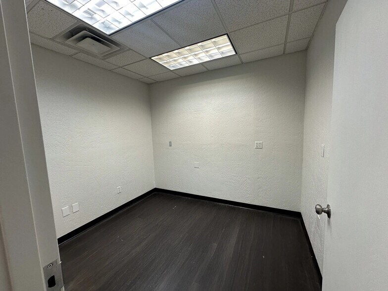 More Photos Of 1309-1313 W Lincoln St, Phoenix Contractor Storage Yard For Lease