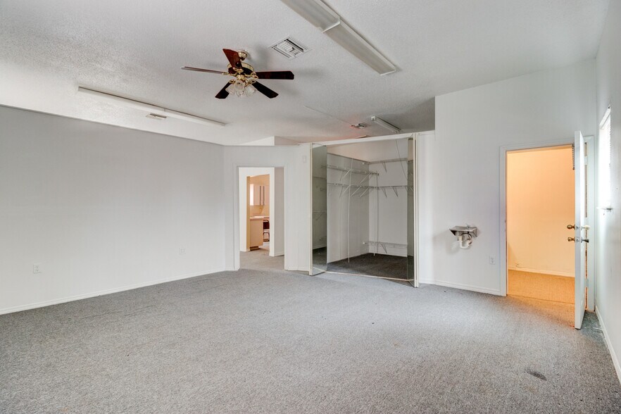 More Photos Of 2820 Howland Blvd, Deltona Storefront Retail Office For Sale