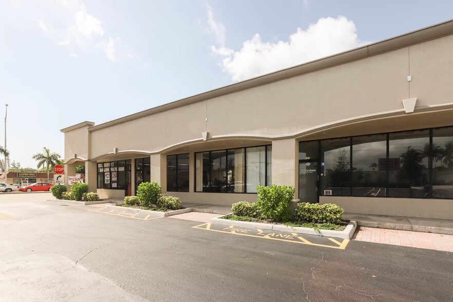 More Photos Of 201-233 S Federal Hwy, Pompano Beach Storefront For Lease