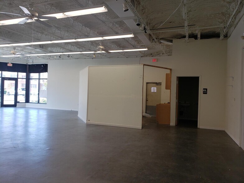 More Photos Of 200 E Garden St, Pensacola Freestanding For Lease