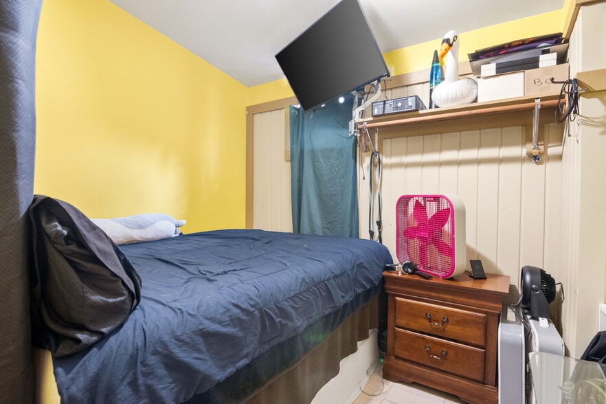 More Photos Of 4871 U.S. 31, Eastport Hotel For Sale