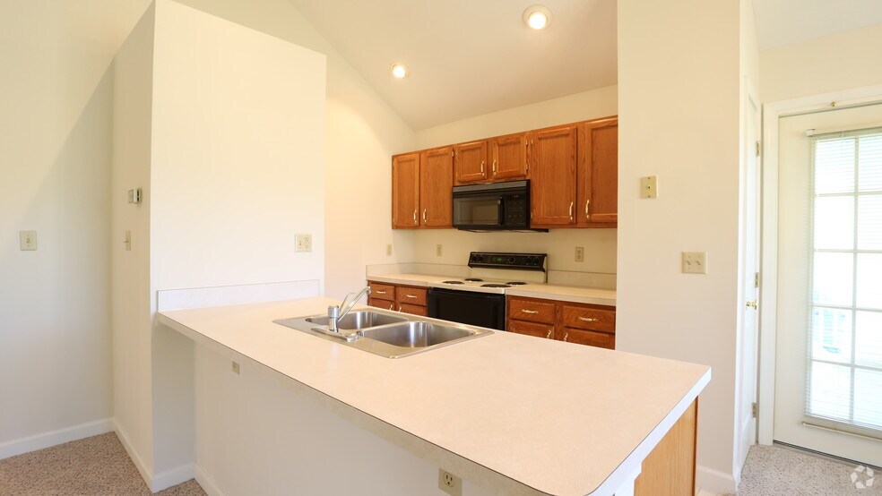 More Photos Of 210 Retreat Ln, Westerville Apartments For Sale