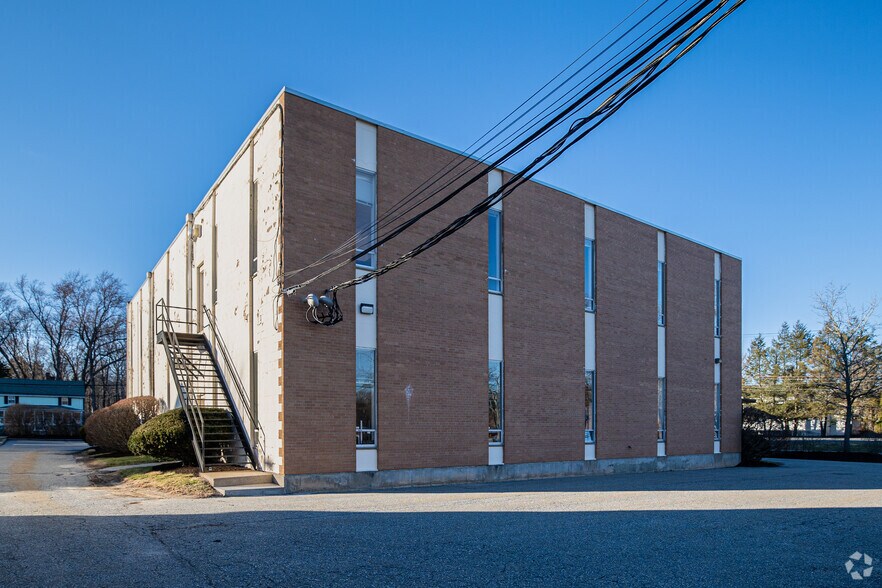 More Photos Of 1-3 Deangelo Dr, Bedford Light Distribution For Lease