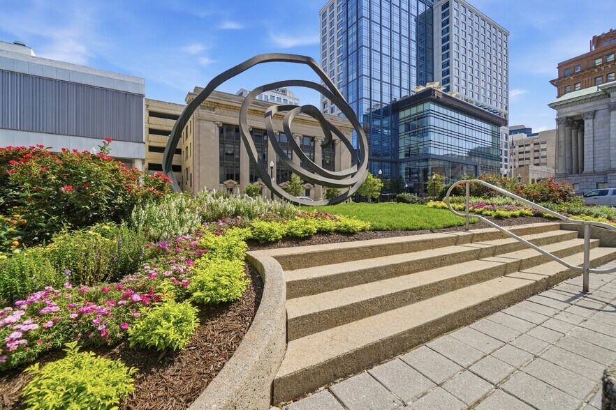 More Photos Of 101 W Main St, Norfolk Office For Lease