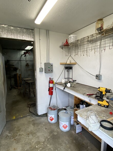 More Photos Of 1227 Gordon Park Rd, Augusta Light Distribution For Sale