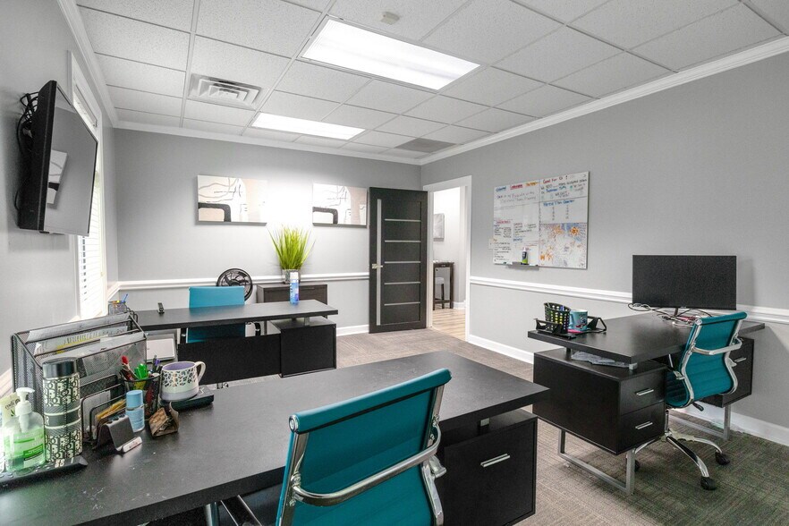 More Photos Of 8037 Corporate Center Dr, Charlotte Office For Sale