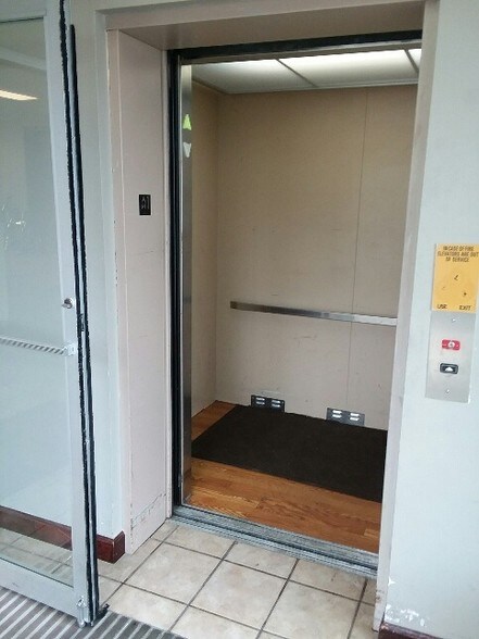 More Photos Of 227 E High St, Jefferson City Storefront Retail Office For Sale