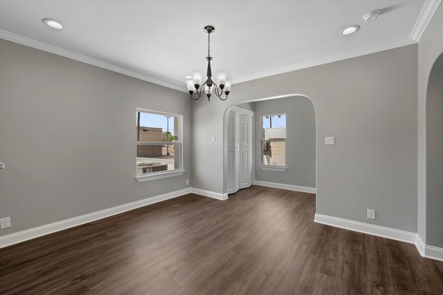 More Photos Of 521 N 18th St, Waco Office Residential For Sale