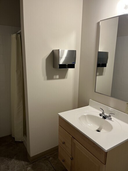 More Photos Of 209 Aerotech Dr, Enfield Office For Lease