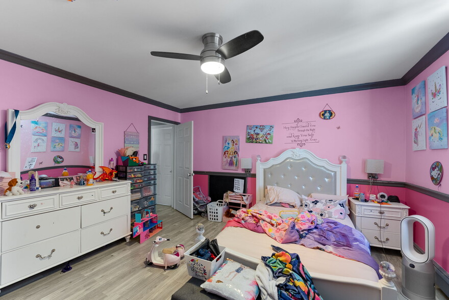 More Photos Of 29 Laren St, Wahnapitae Apartments For Sale