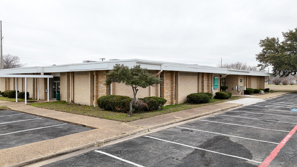 Primary Photo Of 4725 Gus Thomasson Rd, Mesquite Medical For Sale