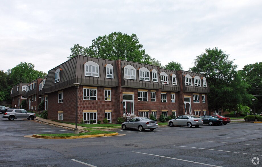 Primary Photo Of 10619 Jones St, Fairfax Office For Lease
