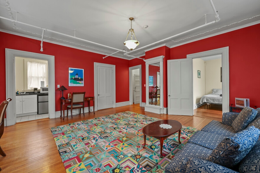 More Photos Of 74 Wendell Ave, Pittsfield Hotel For Sale
