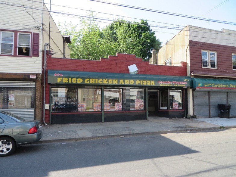 More Photos Of 1011 E 2nd St, Plainfield Storefront For Sale