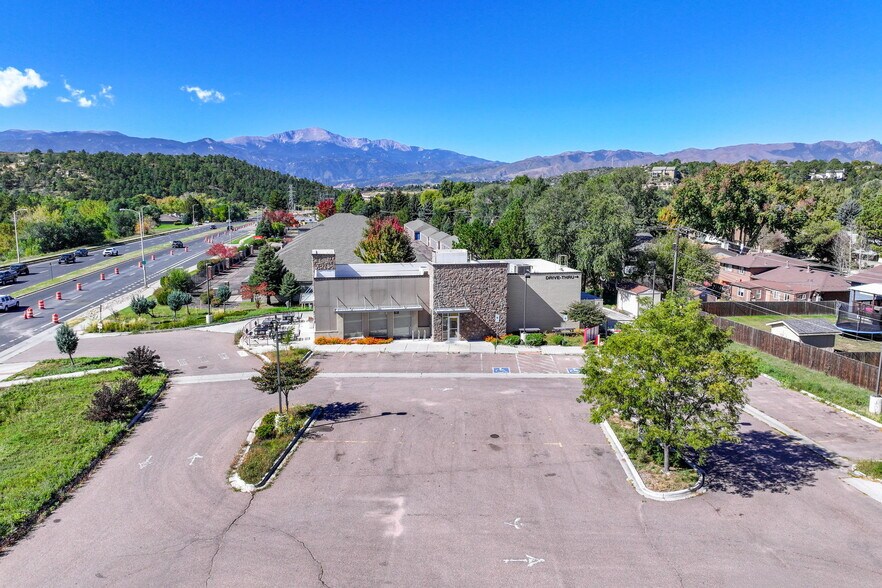 More Photos Of 3220 Austin Bluffs Pky, Colorado Springs Freestanding For Lease