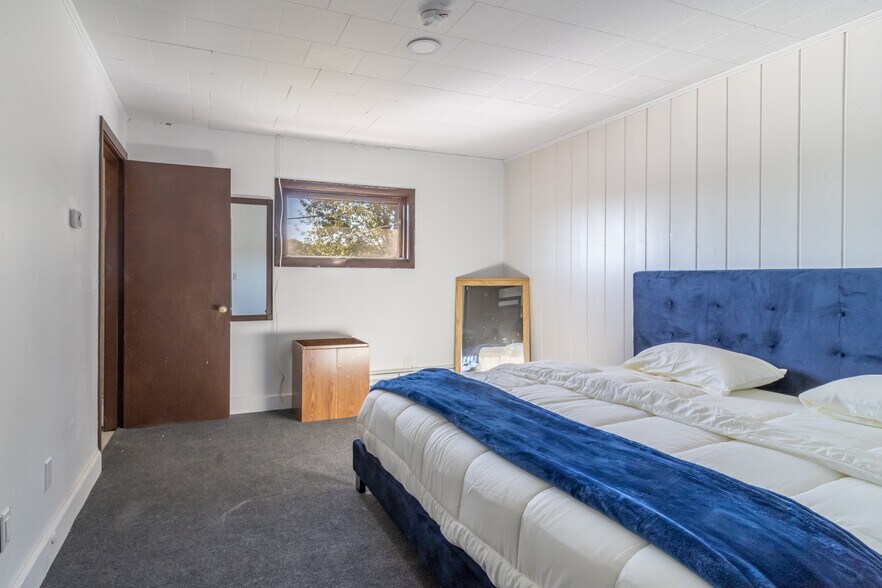 More Photos Of 196 US Route 1, Bucksport Hotel For Sale