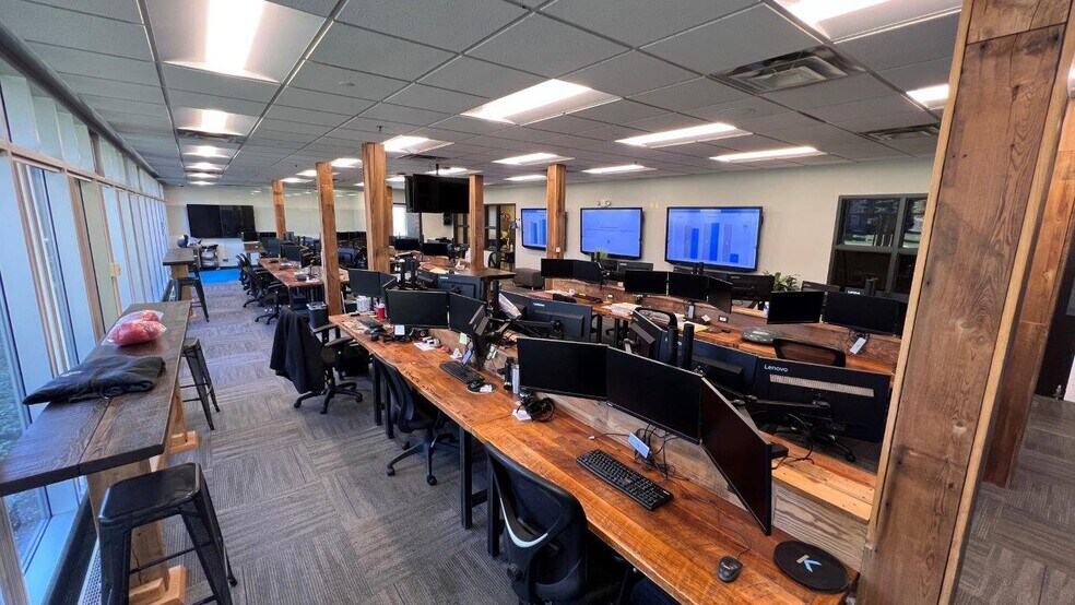 More Photos Of 3813 Illinois Ave, St Charles Office For Sale