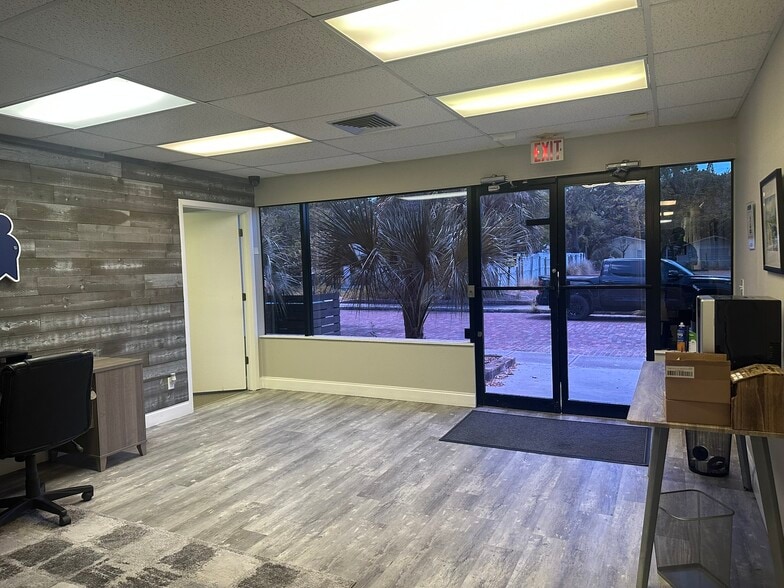 More Photos Of 710 1st Ave SW, Largo Office For Lease