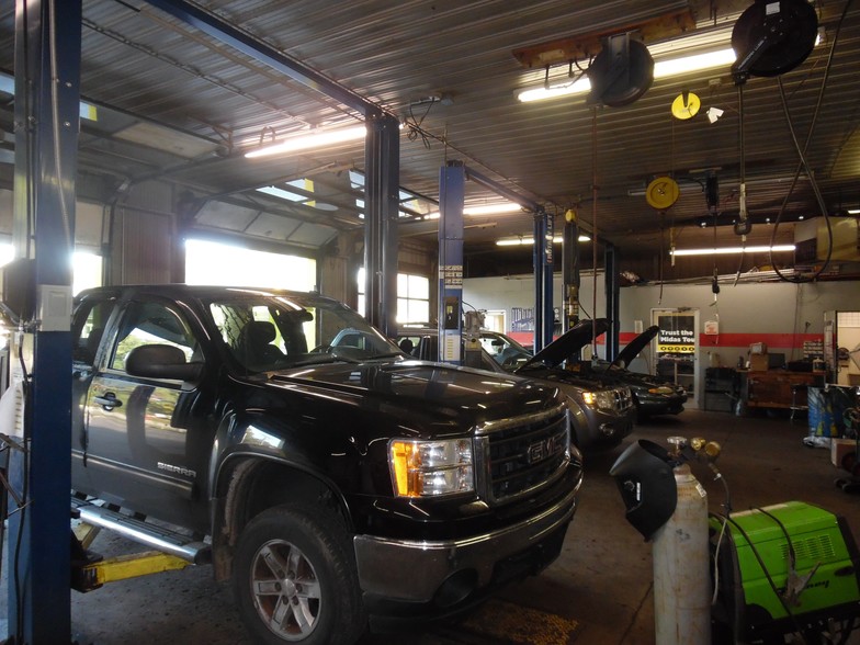 More Photos Of 2543 S 11th St, Niles Auto Repair For Sale