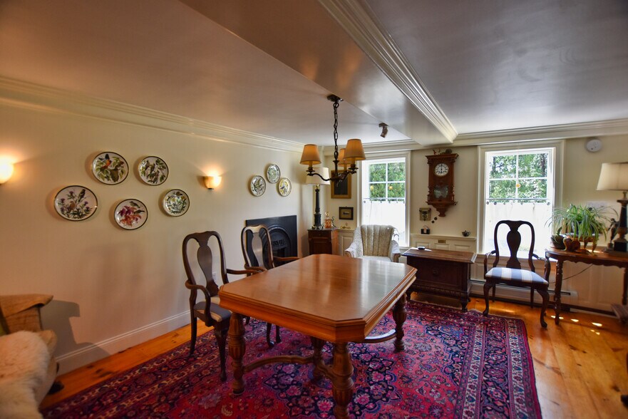 More Photos Of 146 Calef Hwy, Barrington Flex For Sale