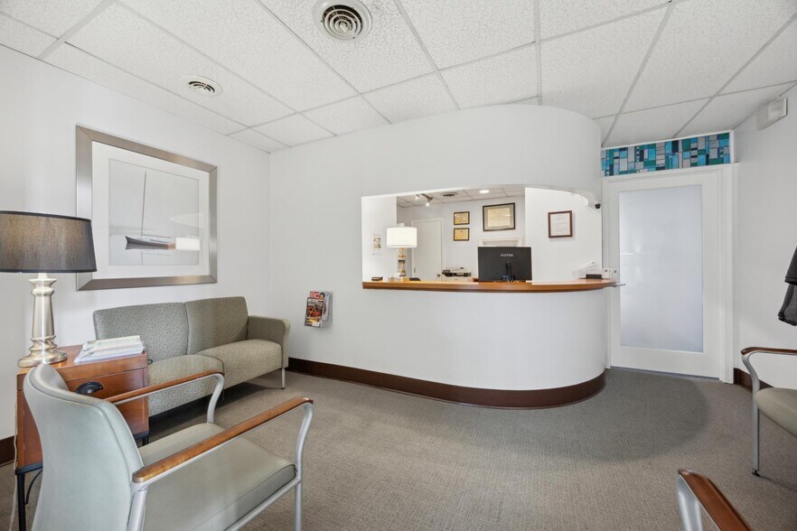 More Photos Of 1569 Medical Dr, Pottstown Office For Sale