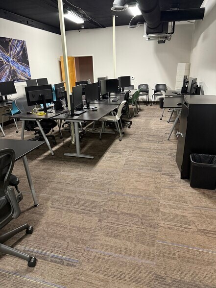 More Photos Of 1605 E Plaza Dr, Tallahassee Medical For Lease