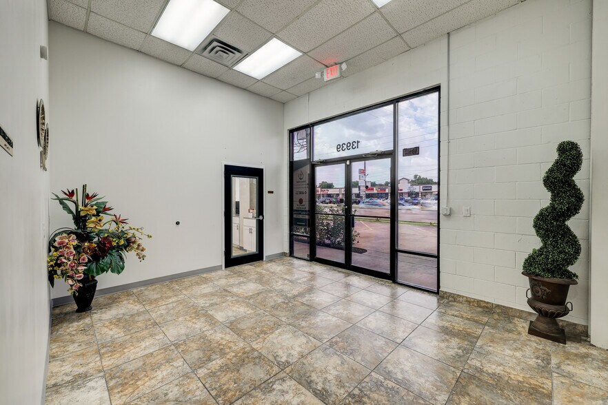 More Photos Of 13939 Westheimer Rd, Houston Flex For Sale