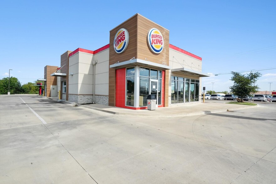 Primary Photo Of 3011 W Washington St, Stephenville Fast Food For Lease