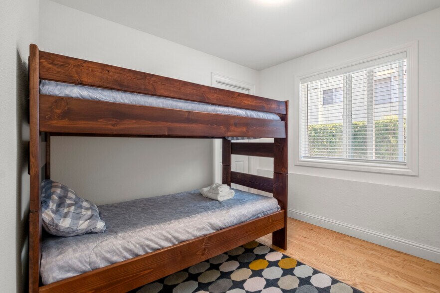 More Photos Of 1628 Tyler St, Berkeley Apartments For Sale