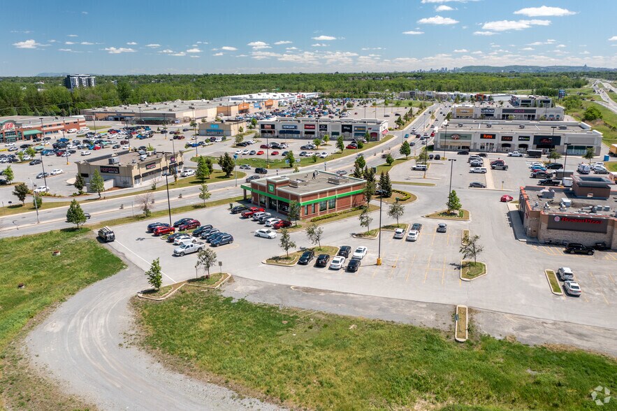 More Photos Of 5205 Boul Robert-Bourassa, Laval Unknown For Lease