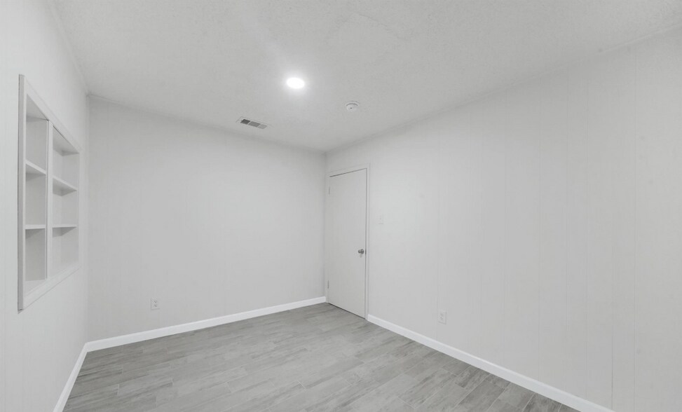 More Photos Of 522 Highway 3, La Marque Office For Lease