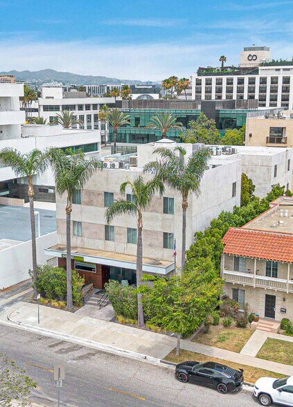 More Photos Of 120 S Reeves Dr, Beverly Hills Hotel For Sale