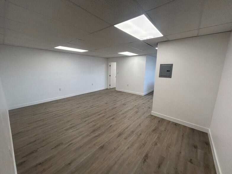 More Photos Of 5586 Mission Blvd, Jurupa Valley Storefront Retail Residential For Lease