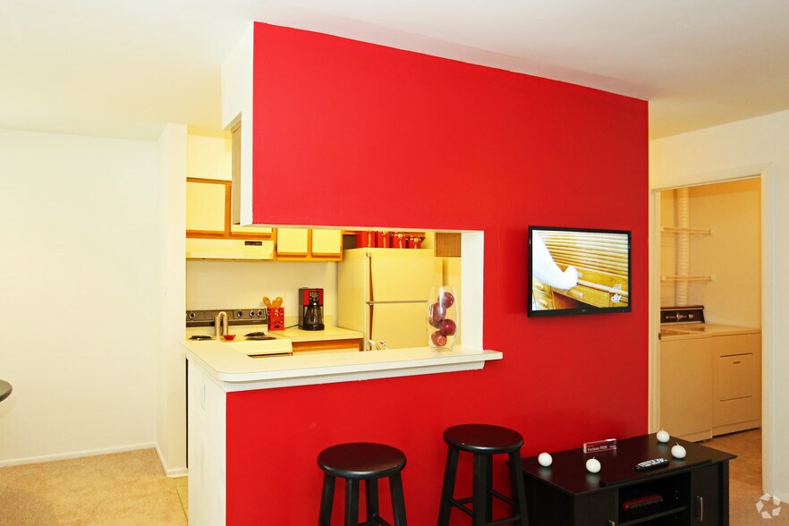 More Photos Of 3001 Reflections Way, Virginia Beach Apartments For Sale