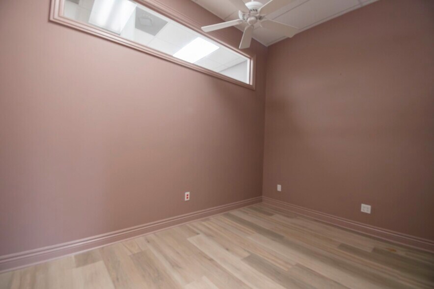 More Photos Of 24551 Production Cir, Bonita Springs Showroom For Lease