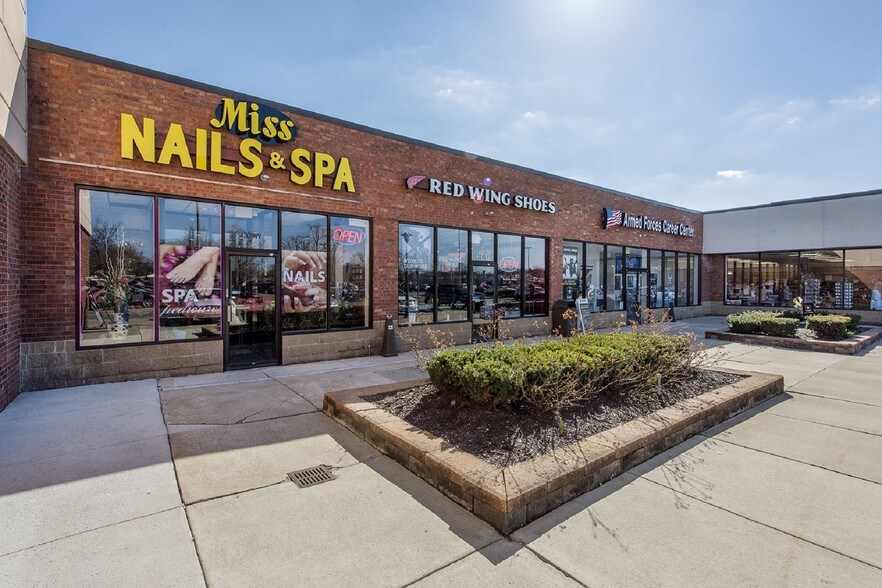 More Photos Of 30949-30997 5 Mile Rd, Livonia Storefront For Lease