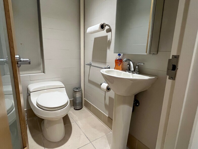 More Photos Of 104-110 E 40th St, New York Medical For Sale