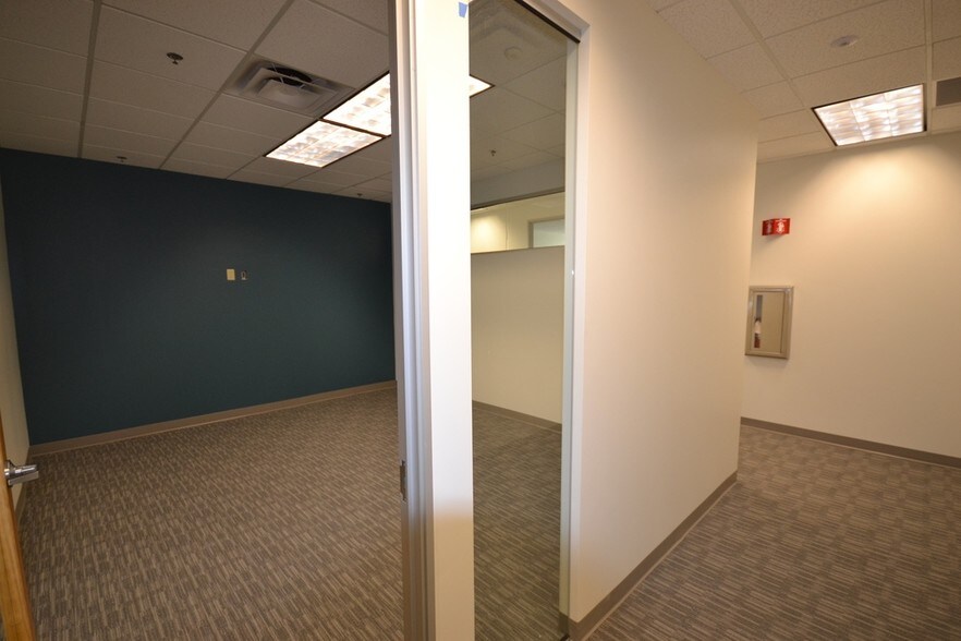More Photos Of 3930 E Ray Rd, Phoenix Office For Lease