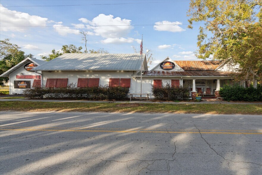 More Photos Of 115 NW 1st St, Trenton Restaurant For Sale