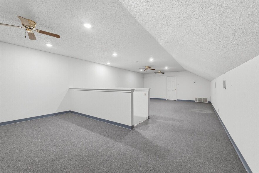 More Photos Of 3925 Jack Kultgen Expy, Waco Office For Lease