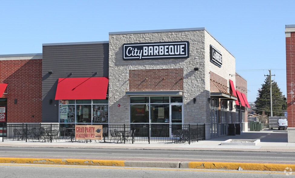 More Photos Of 7110 Cermak Rd, Berwyn Storefront For Lease