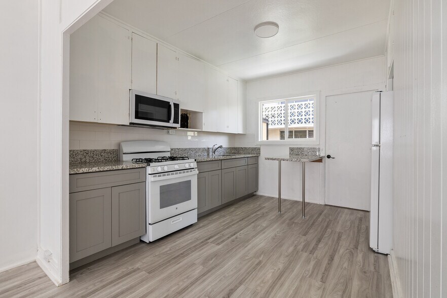 More Photos Of 718 Kamuela Ave, Honolulu Apartments For Sale
